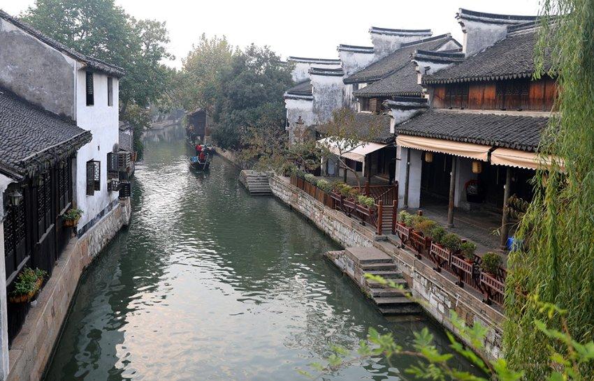 《康熙微服私访记》讲述了很多有趣的故事，历史上的康熙是个怎样的皇帝？
